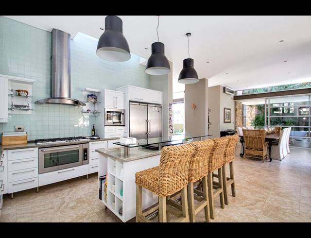 4 BEDROOM PROPERTY TO RENT IN FOURWAYS GARDENS